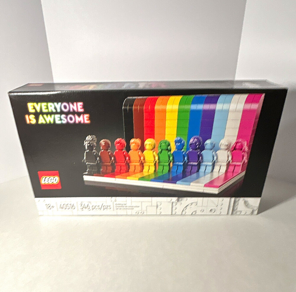 Lego Everyone Is Awesome (40516) Limited Edition Complete Set 346pcs Age 18+